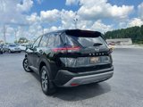 Used 2022 Nissan Rogue SV image 2
