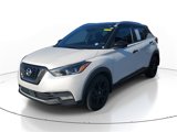 Used 2020 Nissan Kicks SR image 3