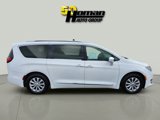 Used 2019 Chrysler Pacifica Touring-L image 6