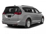 Used 2017 Chrysler Pacifica Limited image 2