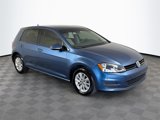 Used 2017 Volkswagen Golf S image 4