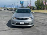 Used 2017 Chrysler Pacifica Touring-L image 2