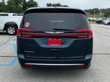 Used 2023 Chrysler Pacifica Touring-L image 5