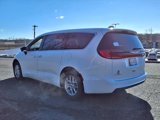 New 2025 Chrysler Pacifica Select image 4