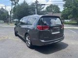 Used 2017 Chrysler Pacifica Limited image 2