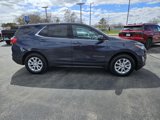 Used 2018 Chevrolet Equinox LT image 2