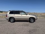 Used 2005 Toyota Highlander 4WD V6 w/ 3rd Row image 6