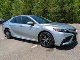 Used 2021 Toyota Camry SE image 2