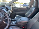 Used 2015 Toyota Highlander XLE image 6