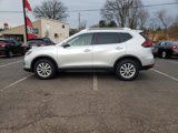 Used 2018 Nissan Rogue SV w/ Premium Package image 3