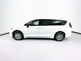 New 2025 Chrysler Pacifica Select image 4