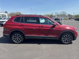 Used 2021 Volkswagen Tiguan SE image 4