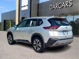 Used 2021 Nissan Rogue SV image 3