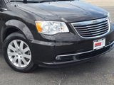 Used 2014 Chrysler Town & Country Touring image 2
