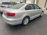 Used 2011 Volkswagen Jetta SE image 3