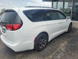 Used 2019 Chrysler Pacifica Touring-L w/ S Appearance Package image 3