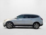 Used 2016 Chevrolet Traverse LT w/ Style and Technology Package image 2
