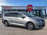 Used 2017 Chrysler Pacifica Limited w/ Advanced Safetytec Group image 2
