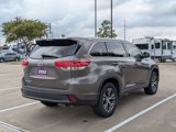 Used 2017 Toyota Highlander Plus image 5