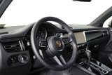Certified 2024 Porsche Macan image 4