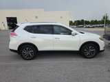 Used 2016 Nissan Rogue SL w/ SL Premium Package image 2