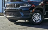 Used 2022 Jeep Grand Cherokee Laredo w/ Luxury Tech Group I image 2