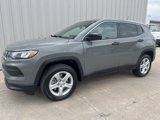 Used 2024 Jeep Compass Sport image 3