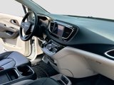 Used 2018 Chrysler Pacifica Touring-L image 5