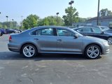 Used 2015 Volkswagen Passat TDI SE image 2