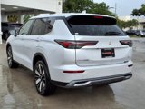 New 2025 Mitsubishi Outlander SE image 3