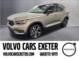 Certified 2022 Volvo XC40 T5 R-Design w/ Climate Package image 2