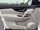 Used 2021 Nissan Rogue Sport SV image 2