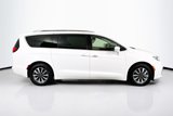 Used 2021 Chrysler Pacifica Touring-L image 4