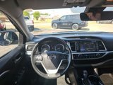 Used 2019 Toyota Highlander XLE image 3