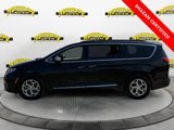 Used 2023 Chrysler Pacifica Limited image 2