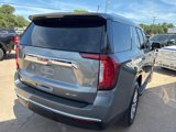 Used 2022 GMC Yukon SLT w/ SLT Premium Package image 3