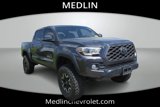 Used 2020 Toyota Tacoma TRD Off-Road image 2