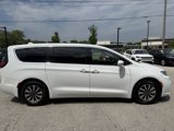 Used 2022 Chrysler Pacifica Touring-L image 5