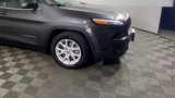 Used 2017 Jeep Cherokee Latitude w/ Safety/Convenience Group image 4