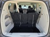 Used 2022 Chrysler Pacifica Touring-L image 6