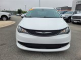 Used 2022 Chrysler Voyager LX image 2