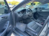 Used 2017 Volkswagen Jetta SE image 5