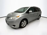 Used 2017 Toyota Sienna LE image 3