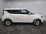 Used 2023 Kia Soul LX w/ LX Technology Package image 2