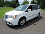 Used 2016 Chrysler Town & Country Touring w/ Driver Convenience Group image 2