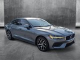 Used 2020 Volvo S60 T5 Momentum image 3