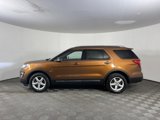 Used 2017 Ford Explorer XLT image 3
