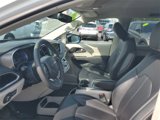 Used 2024 Chrysler Pacifica Select image 5