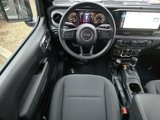 New 2025 Jeep Gladiator Sport image 3