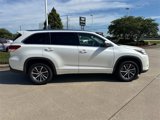 Used 2017 Toyota Highlander XLE image 4